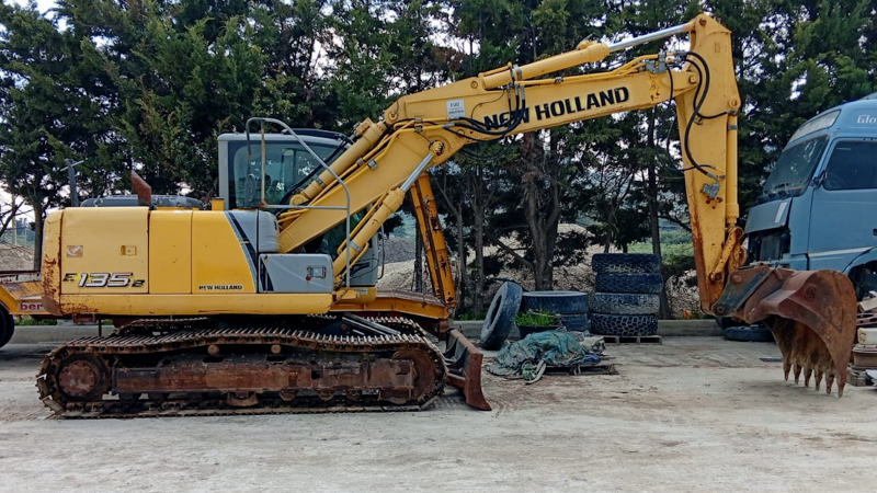 OmecoHub - NEW HOLLAND E135B